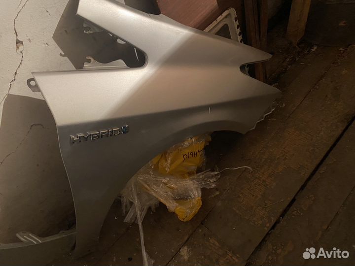 Крылья перед Toyota Prius 30