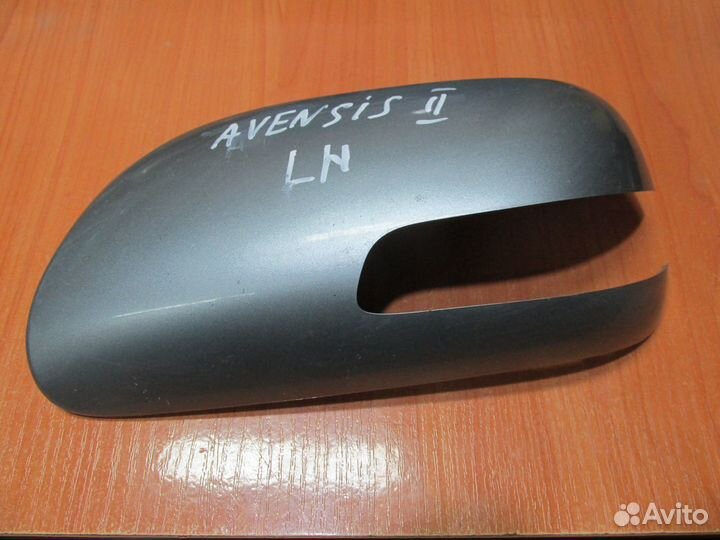 Накладка зеркала левого Toyota Avensis c 2006 - 08