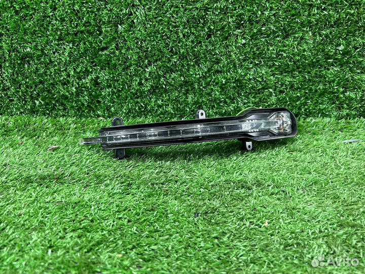 Повторитель поворота в зеркало Audi Q5 8R Q7 4L