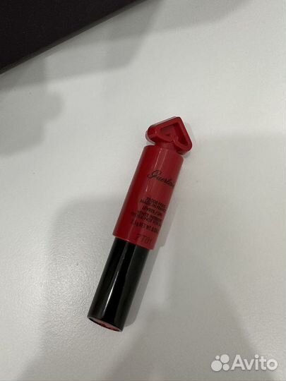 Guerlain LA petite robe noire помада для губ