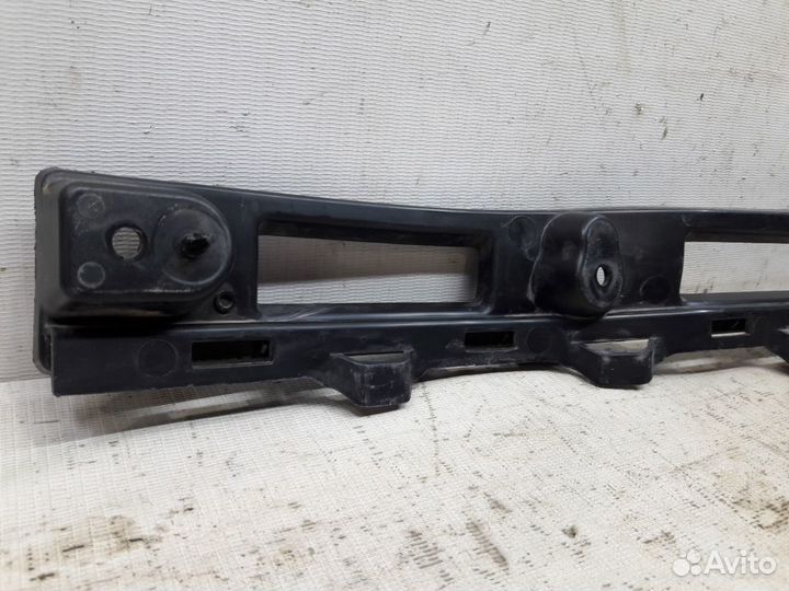 Кронштейн левый Ford Focus 3 CB8 2010-2019