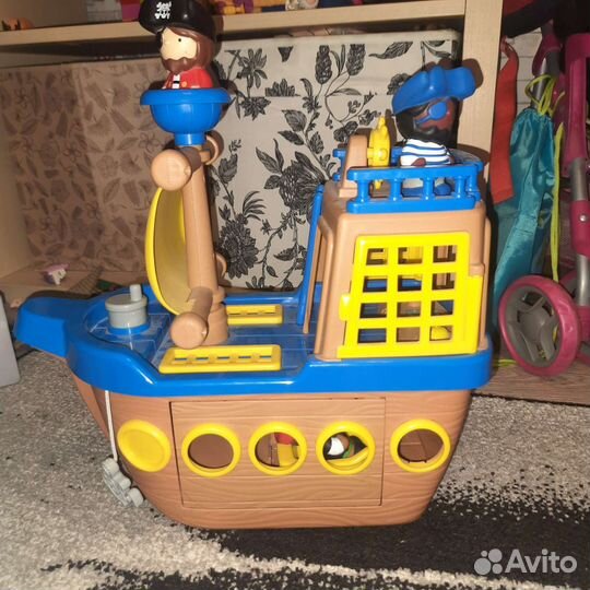 Пиратский корабль