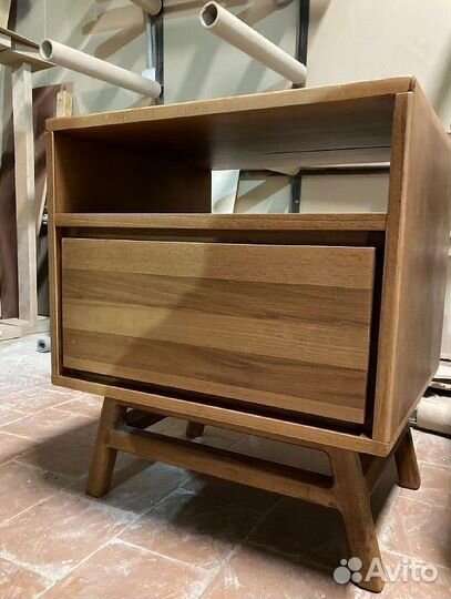 Комод под одежду из массива в квартиру