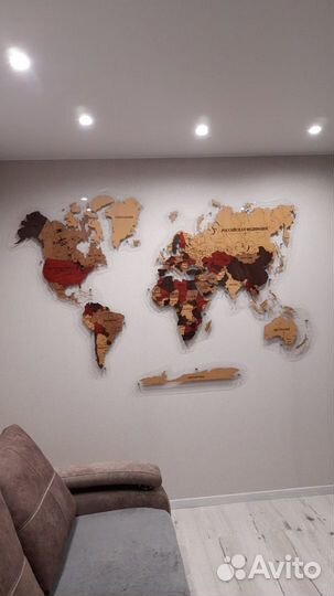 Деревянная карта мира