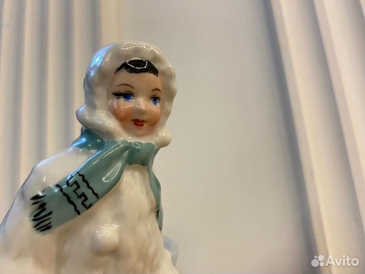 Статуэтка Девочка с санками Старый Киев СССР