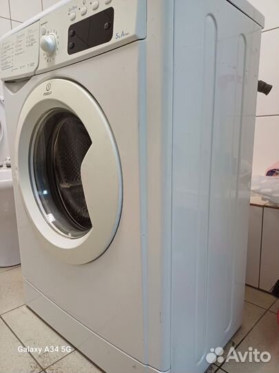 Стиральная машина indesit 5kg. Доставка. Установка