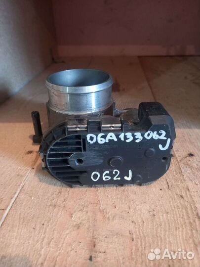 Дроссельная заслонка Гольф 4 1.8 т 06A133062J