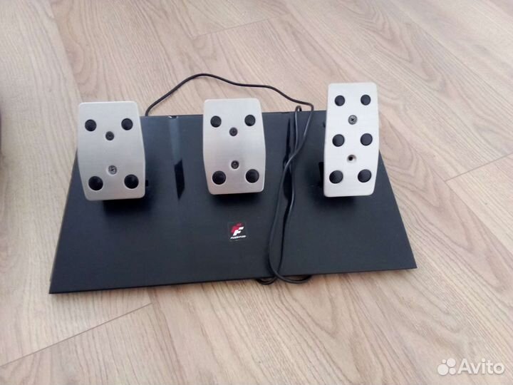 Игровой руль с педалями и коробкой передач