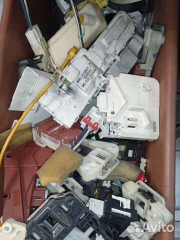 Устройство блокировки люка убл