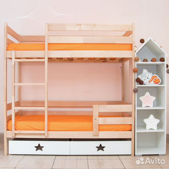 Кровать двухьярусная
