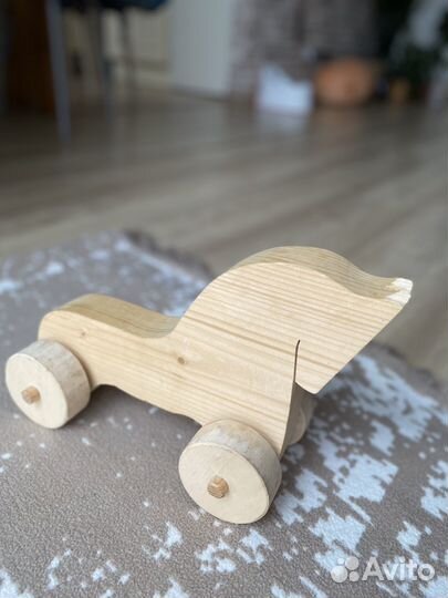 Лошадка деревянная интерьерная на колесиках