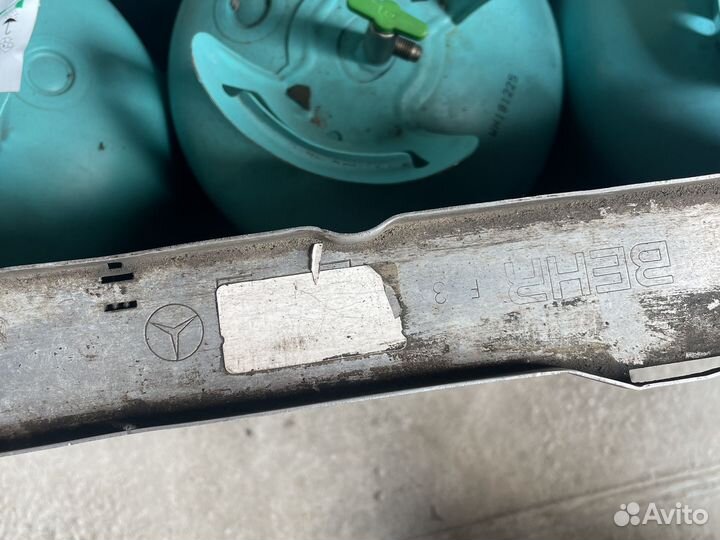 Радиатор мерседес 124