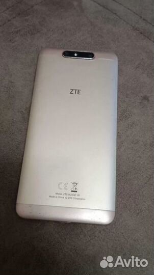 Смартфон ZTE V8 Blade