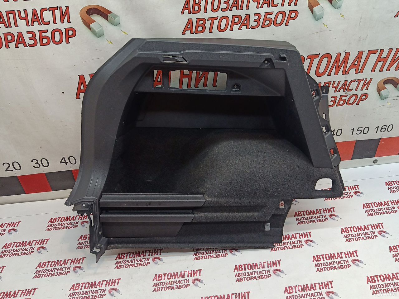 Обшивка багажника левая Volkswagen Tiguan 2