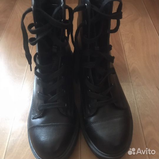 Ботинки женские 38 размера новые