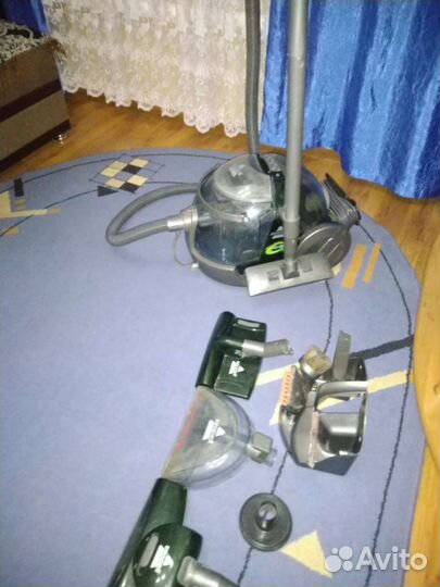 Моющий пылесос Bissell