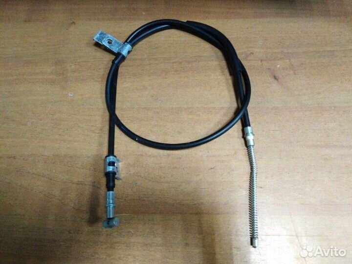 Трос стояночного тормоза задний правый Suzuki