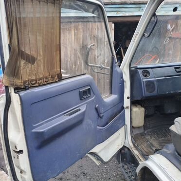 Бортовой Toyota Hiace, 1990