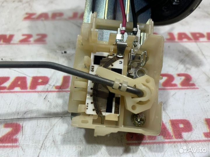 Датчик уровня топлива Toyota Harrier MCU15 1mzfe