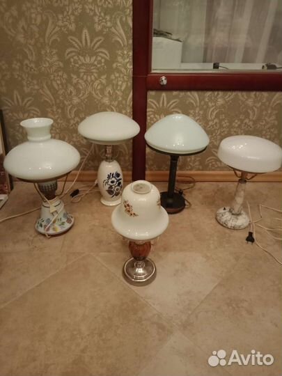 Настольная лампа