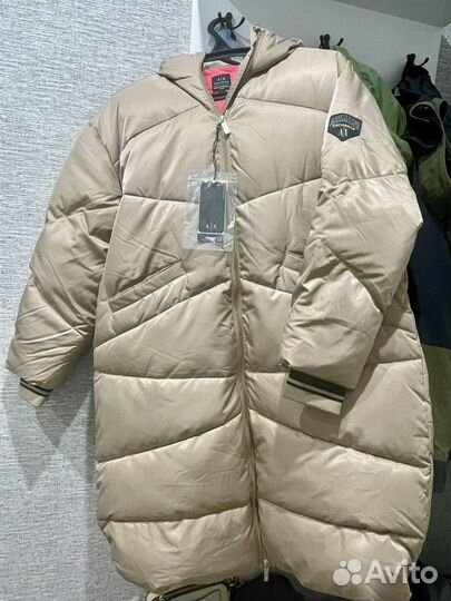 Продам куртку женскую