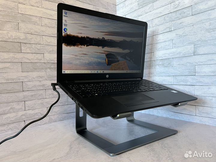 Неплохой Ноутбук HP Laptop на SSD