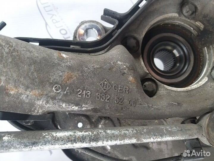 Кулак поворотный передний левый Mb Cls 350D C257