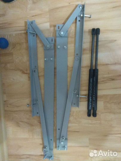 Механизм подъёма с газлифтами