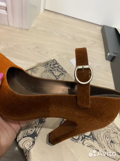 Замшевые туфли Франция