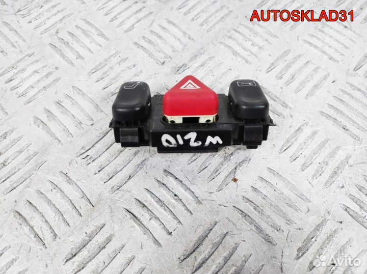 Кнопка аварийной сигнализации Mercedes Benz W210