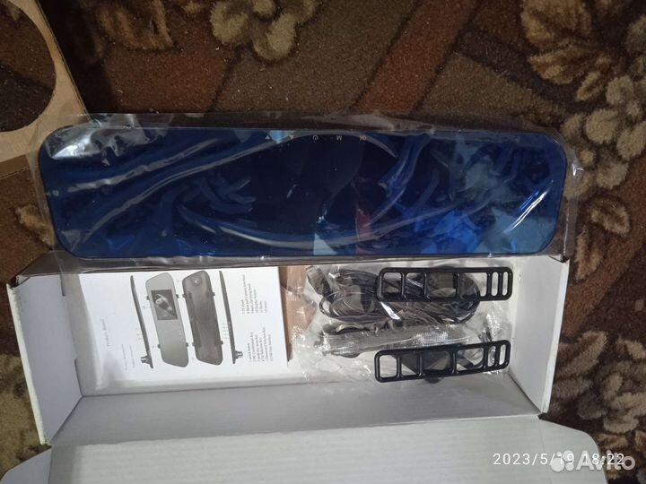 Видеорегистратор в зеркале заднего вида