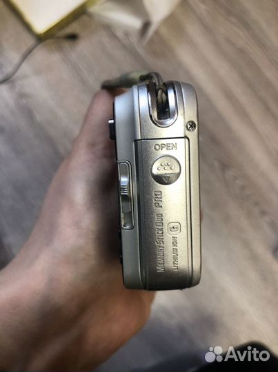 Цифровой фотоаппарат sony