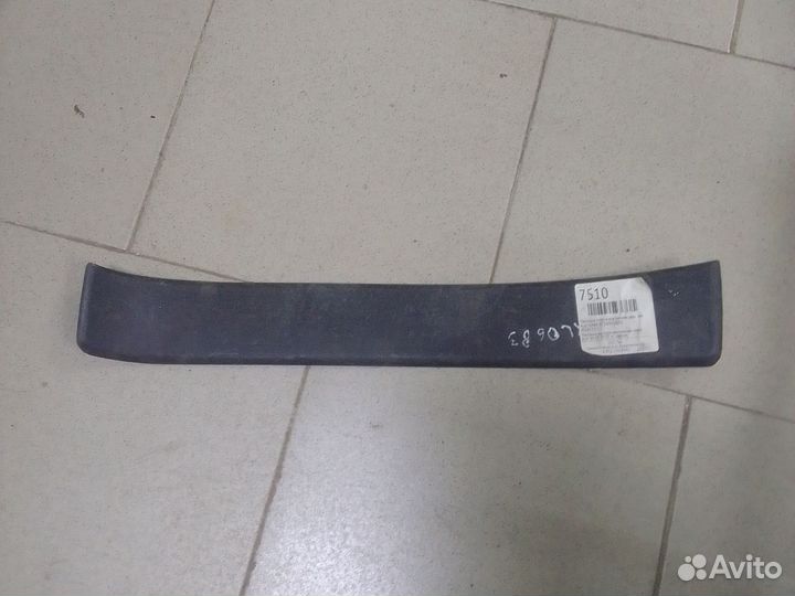 Накладка на порог внутренняя левая Audi A4