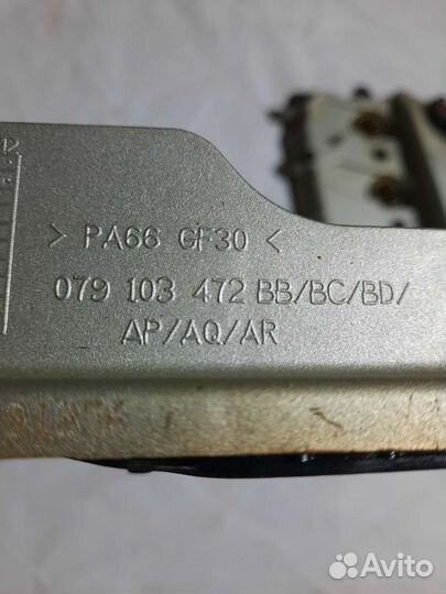 Клапанная крышка Audi A8 D4/4H 4.2л R/L