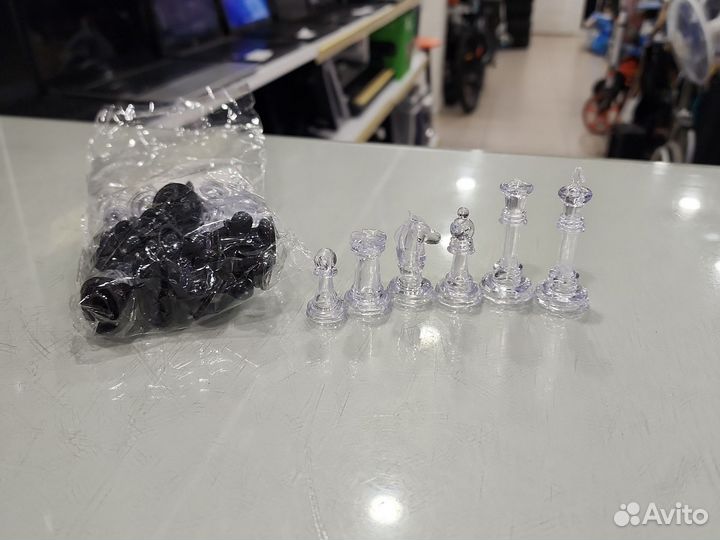 Шахматные фигуры король 5,8см пешка 2,8см