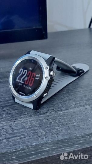 Garmin Fenix 3 с доп.ремешком в отличном состоянии