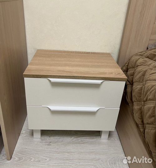 Тумбы новые