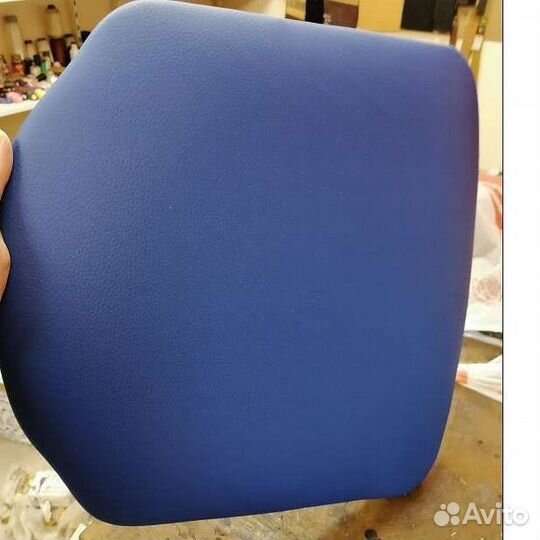 Перетяжка мелкой мягкой мебели, ремонт, обивка