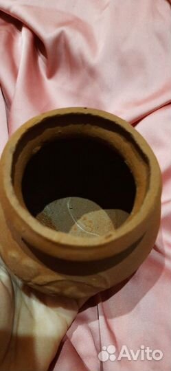 Горшок глиняный, емкость, ваза