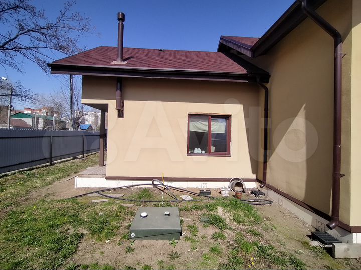 Коттедж 185 м² на участке 6 сот.