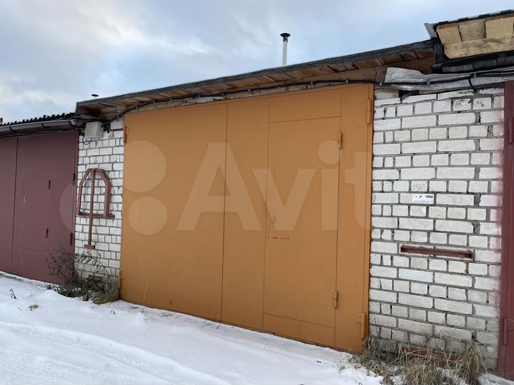 Гараж, > 30 м²