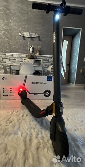 Электросамокат Ninebot kickscooter e22