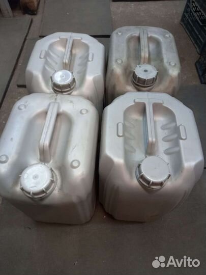 Канистра для бензина 20л