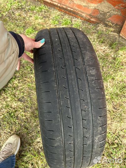 Goodyear EfficientGrip 215/60 R17