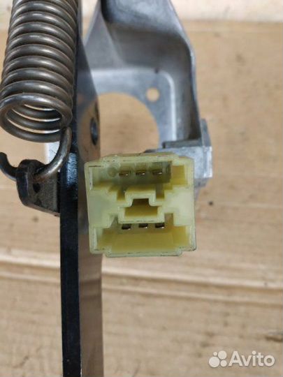 Педаль тормоза Mercedes-Benz M-Class W163