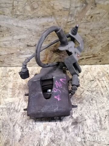 Суппорт передний левый Audi A3 8P