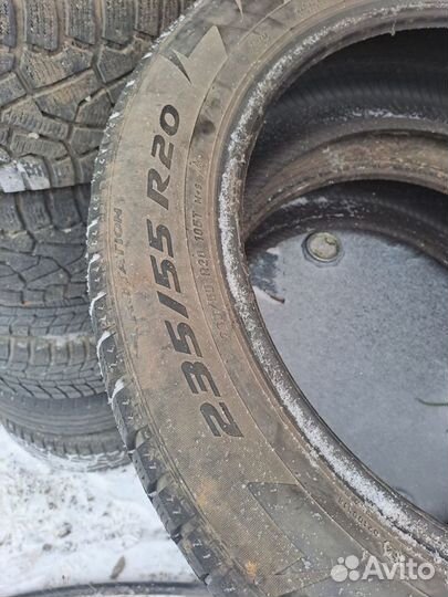 Pirelli Ice Zero 235/55 R20