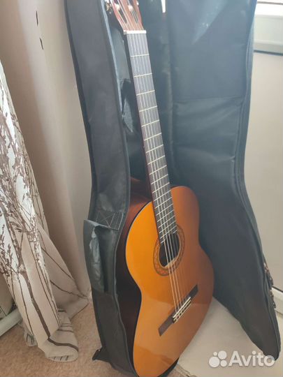 Классическая гитара yamaha c40
