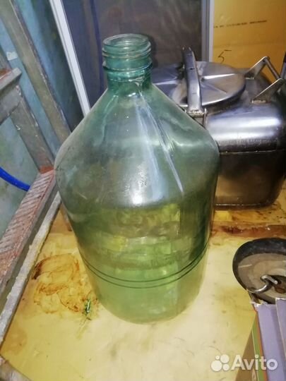 Бутыль стеклянный