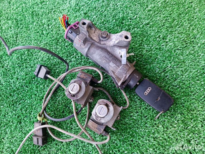 Замок зажигания Ауди А4 Б5 до Рестайлинг С ключом